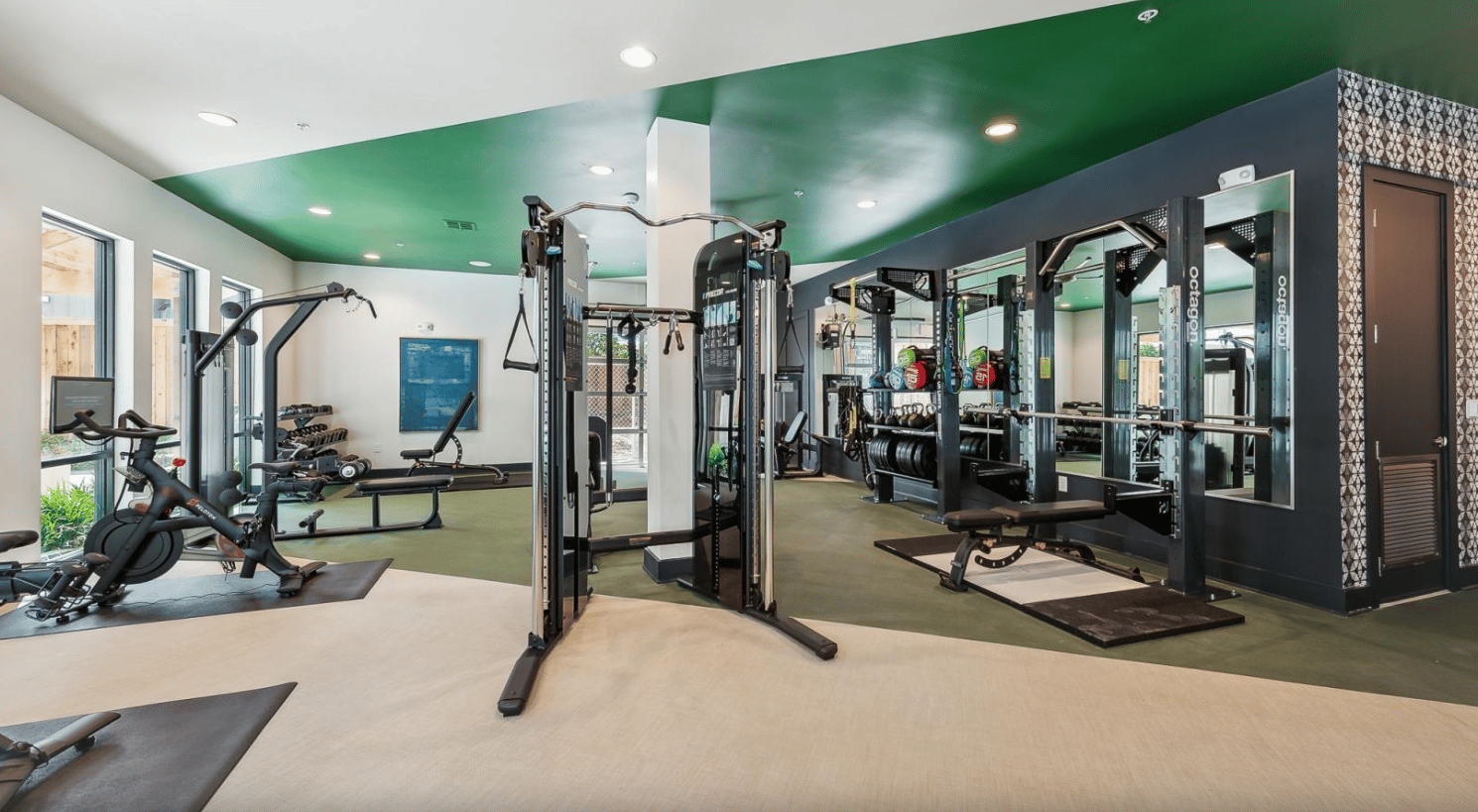 Up to 10 weeks free base rent & $1,000 gift card