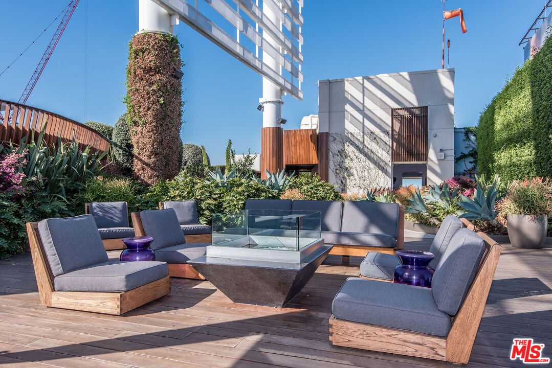 6250 Hollywood Blvd, #10L