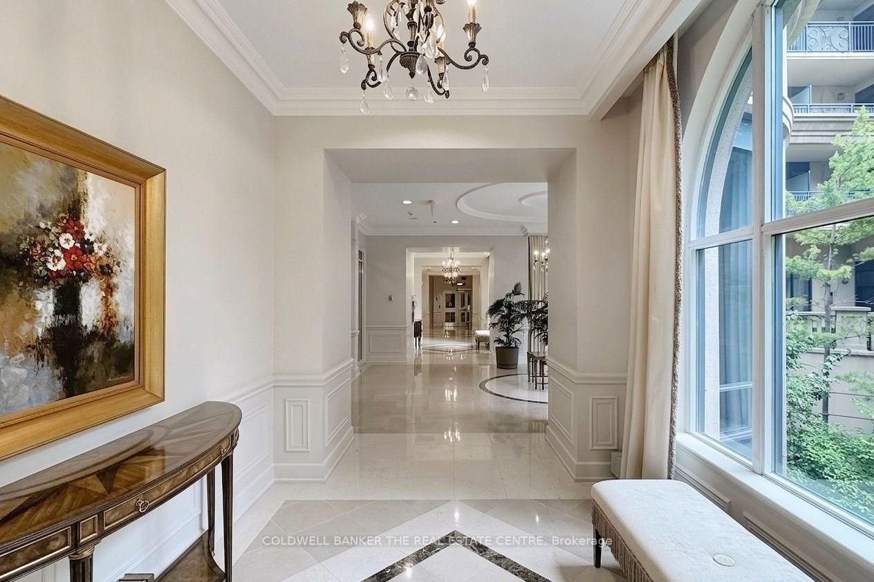 LUXURY LIVING IN NORTH YORK