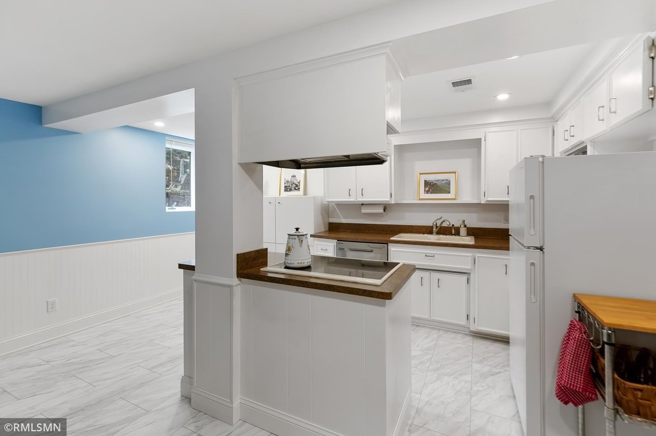 24 Saint Albans St S #7