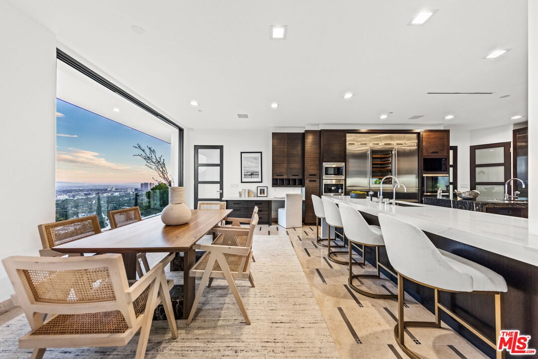 9374 Beverly Crest Dr