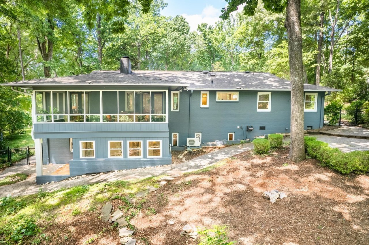 1126 Sourwood Dr