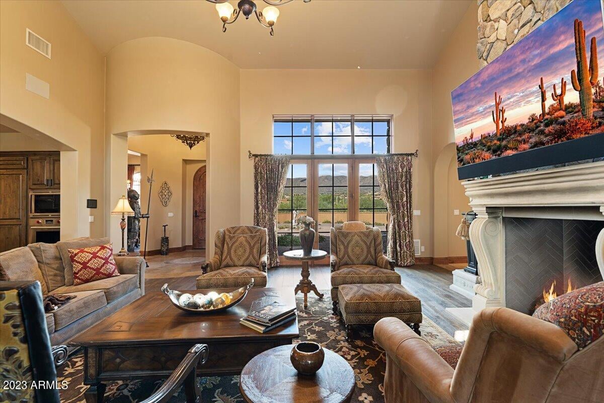 9514 E Madera Dr