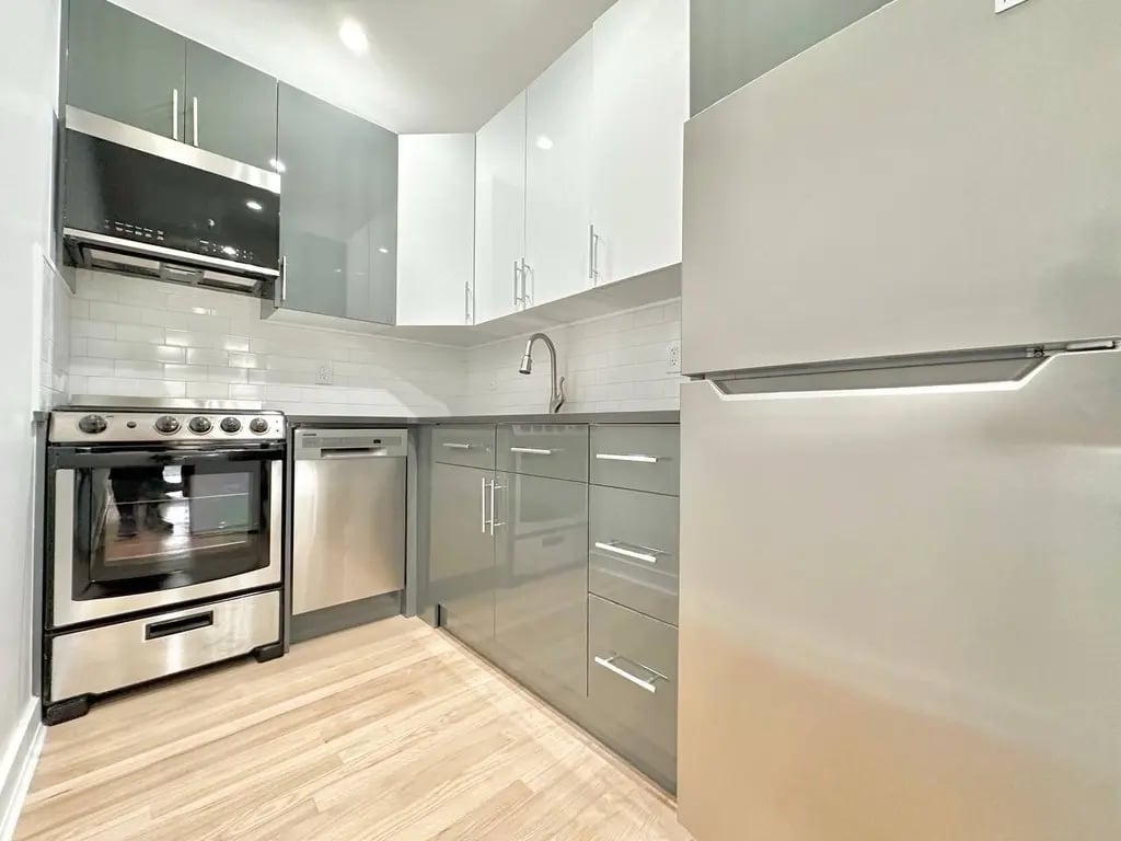 924 Saint Mark's Avenue 5F