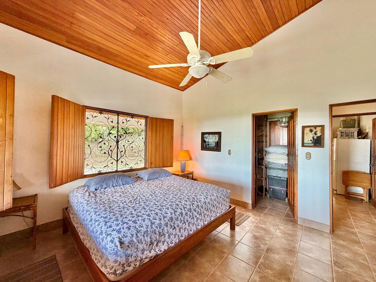 3.64 ACRES – 3 Bedroom Home With Expansive Ocean Views, Multiple Areas to Build, Public Road With Commercial Potential, 10min to the Beach!!