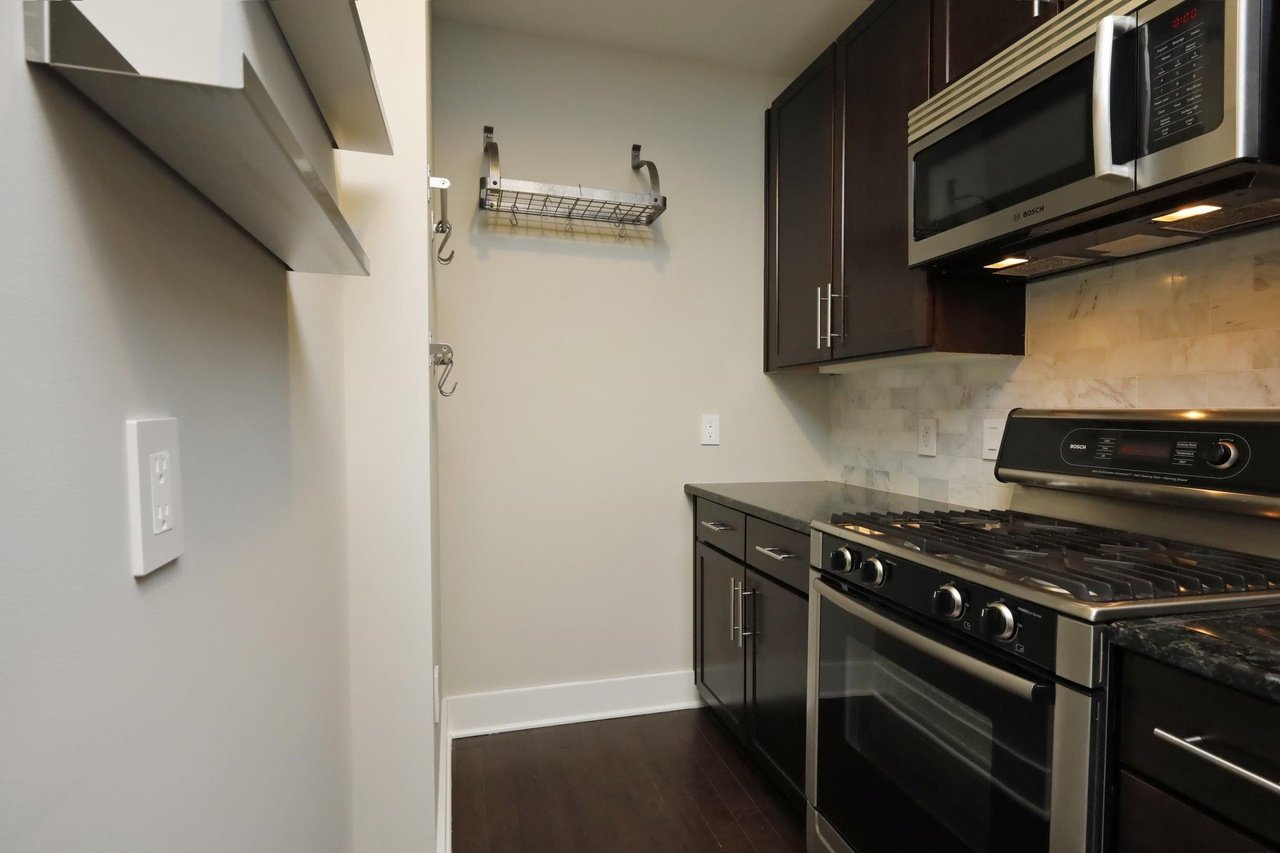 140 W Franklin St #514