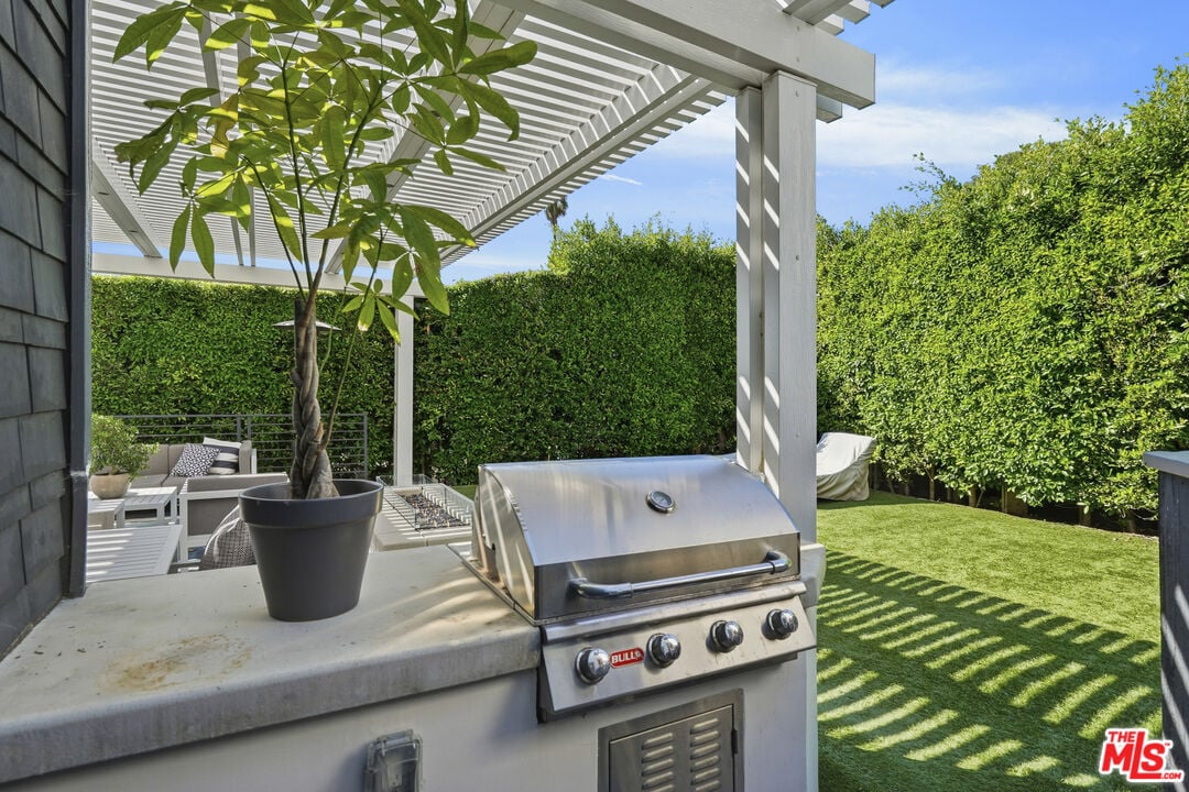 Solis Vista, Serra Rd, 90265