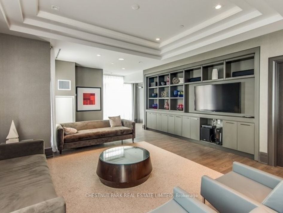MIDTOWN PENTHOUSE 