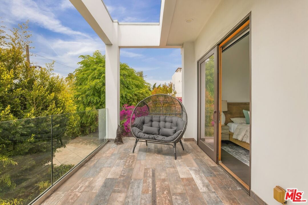 Aurelian Pavilion, W Sunset Blvd, 90049