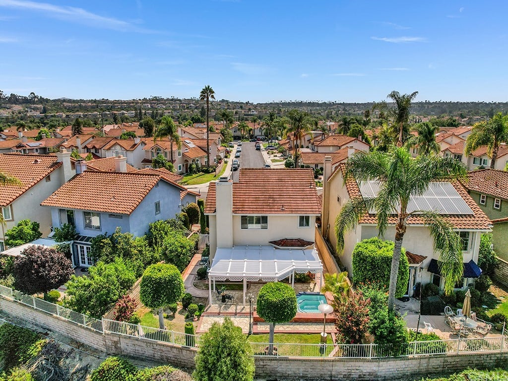 27775 Niguel Village Dr