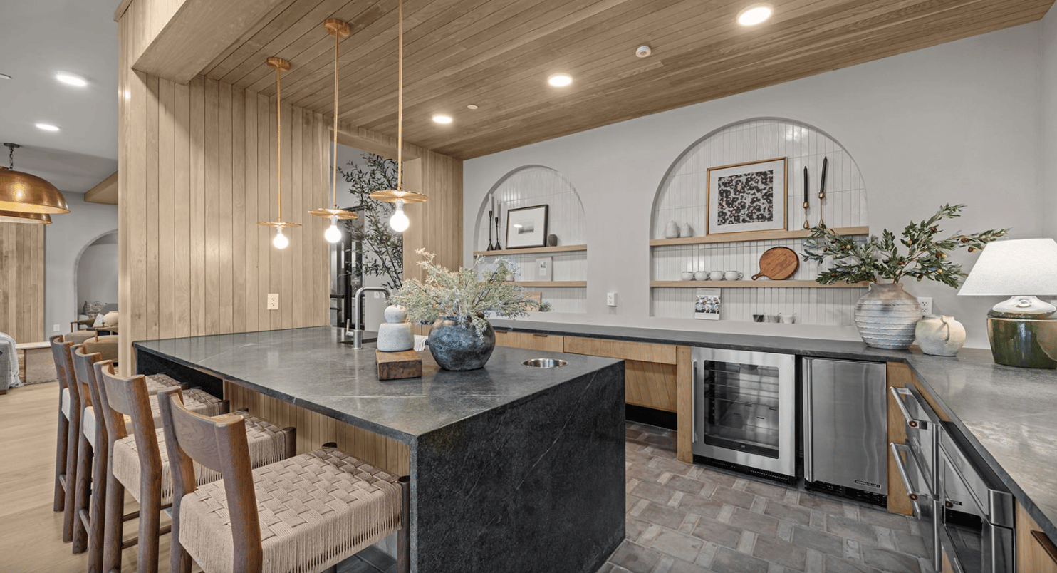 Now Offering Limited-Time Incentives! Enjoy Up To 10 Weeks FREE On Select Homes! One, Two, and Three Bedroom Apartments and Townhomes