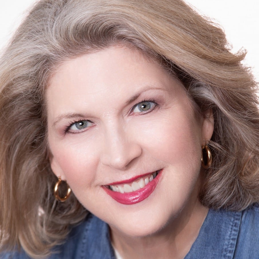 Caroline Sullivan Anderson, SC Real Estate Agent Headshot