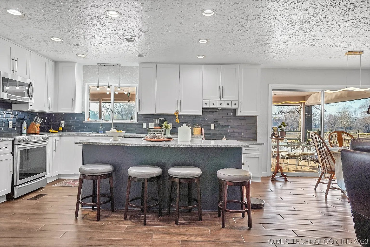 413 Fairway Dr