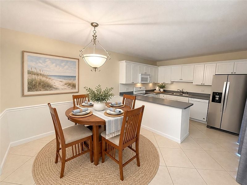 1166 6th Ave APT 17B