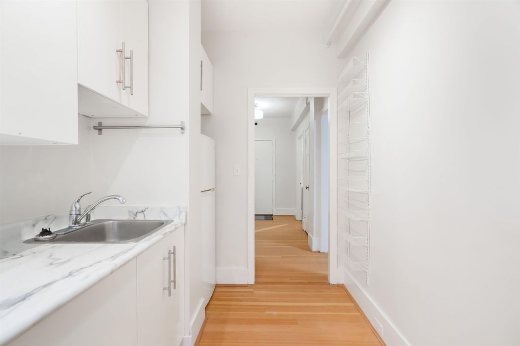 777 Burrard St, #24