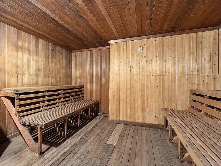 50 Lexington Ave APT 8D