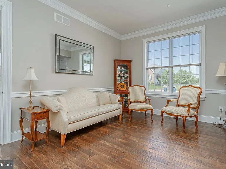 3931 Hillcrest Drive