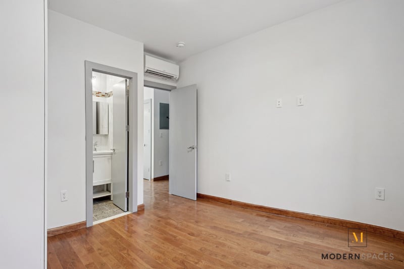 2-Bed/3-Bath Duplex (Conv 3-Bed)