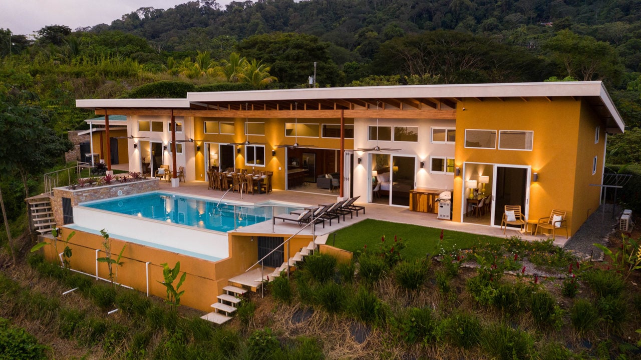 Luxury Home By The Beach Overlooking The Islands At Bahia Ballena