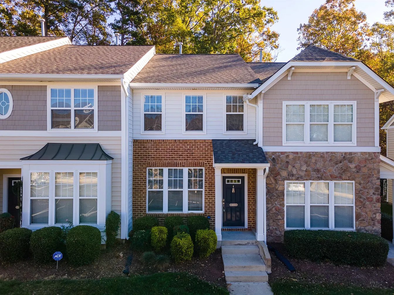 4853 Sir Duncan Way