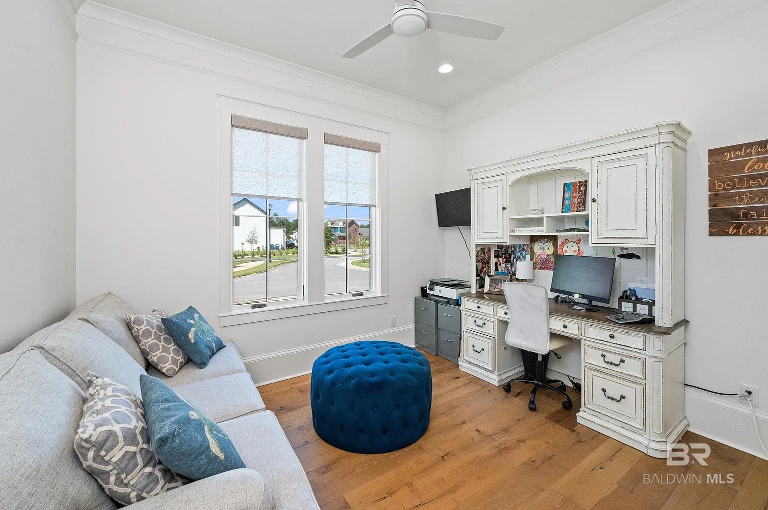 902 Inlet Cir