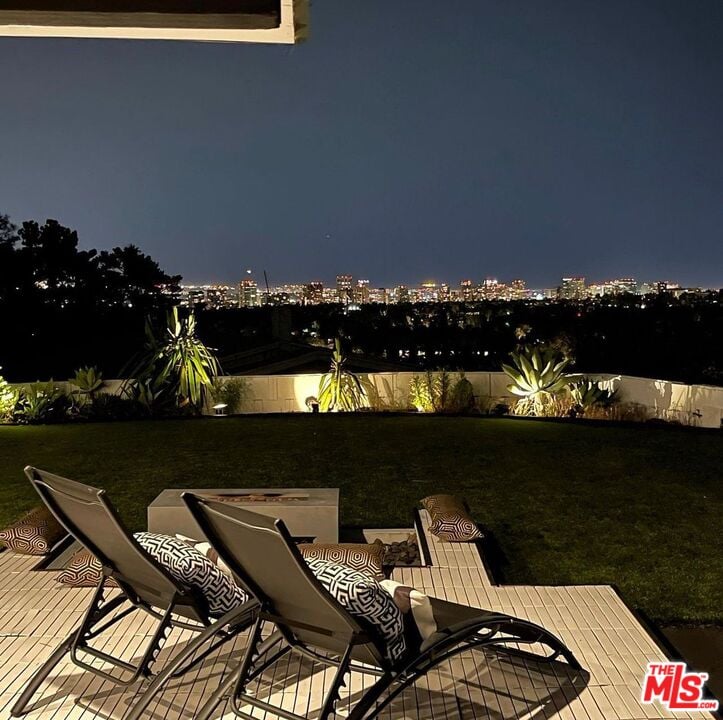 Monarch Pavilion, Beverly Grove Dr, 90210