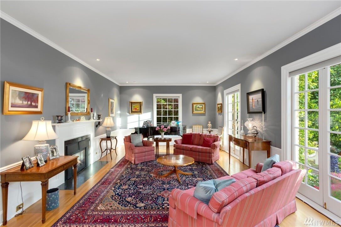 2646 Magnolia Blvd W