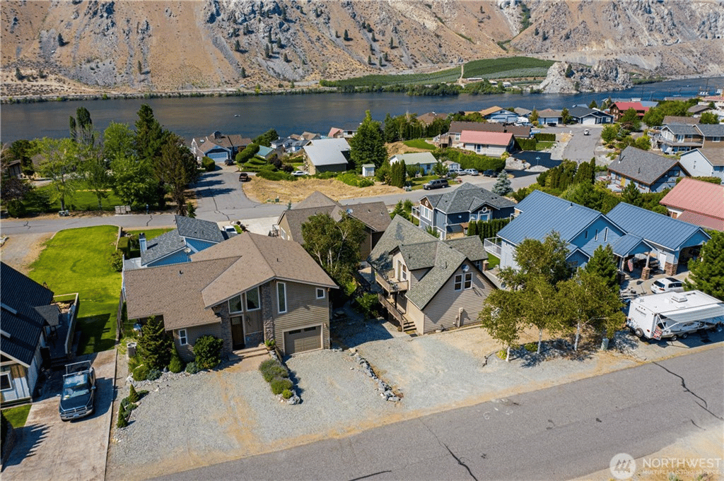 325 W Emerson Dr