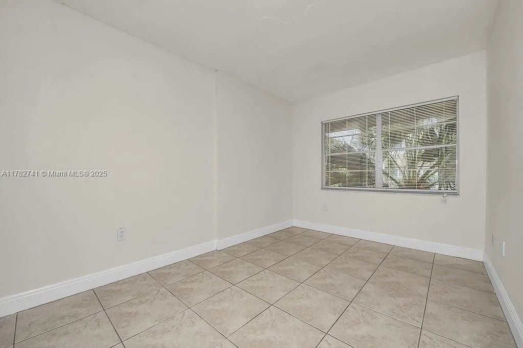 9050 NW 28th St Apt 114