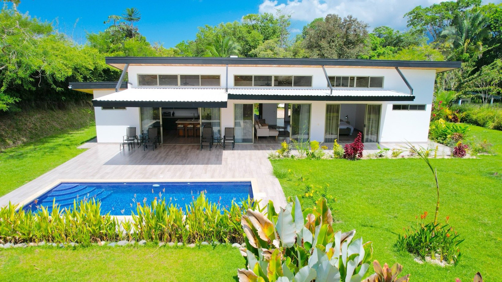 Modern 3-Bedroom Home with Pool in Gated Community, Ojochal, Costa Rica