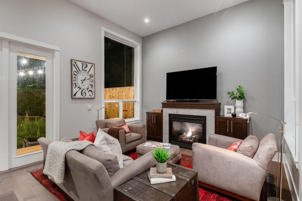 2258 Windridge Dr