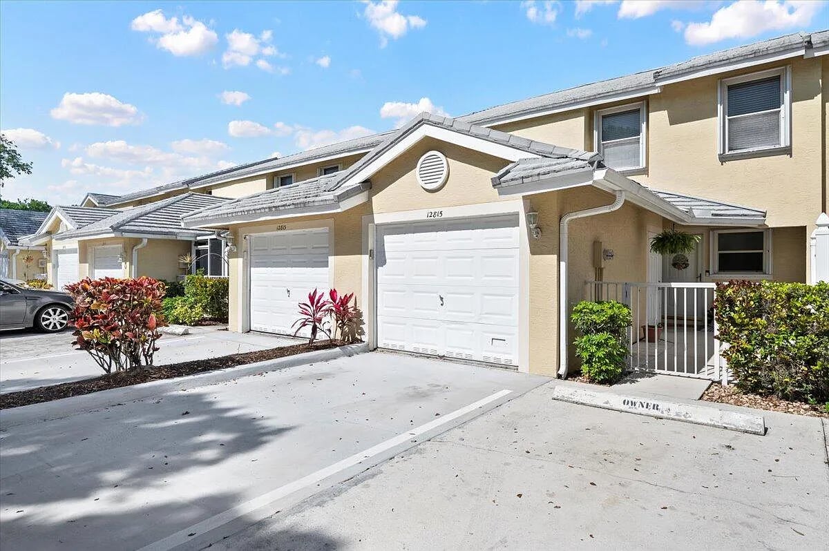 12815 Woodmill Dr