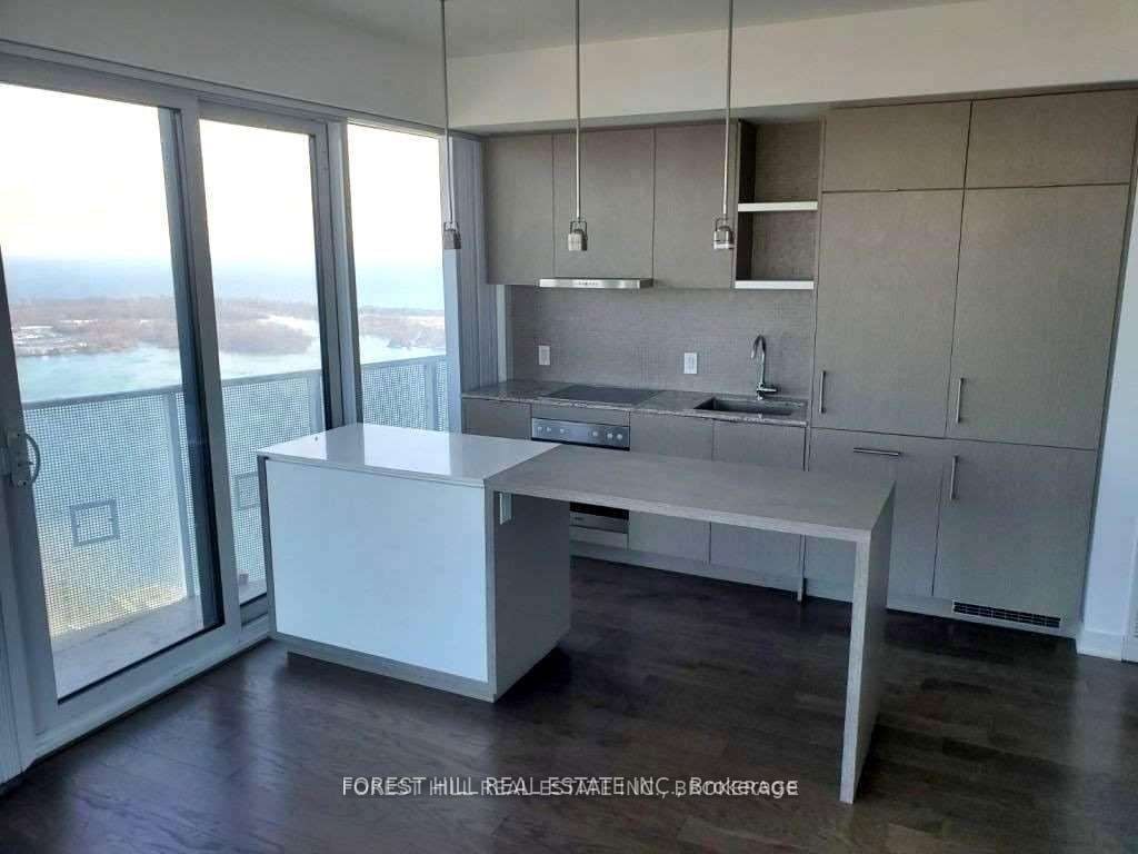 Luxurious Corner Unit