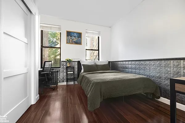 223 W 10th St Ste 1D