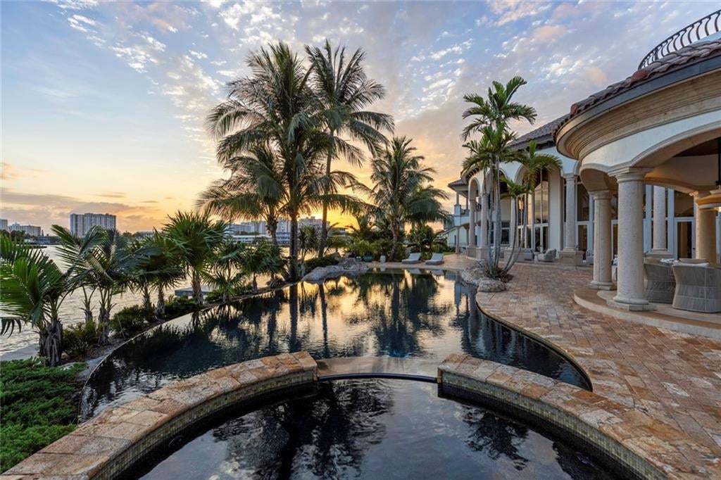 2593 SE 8th St, Pompano Beach, FL 33062