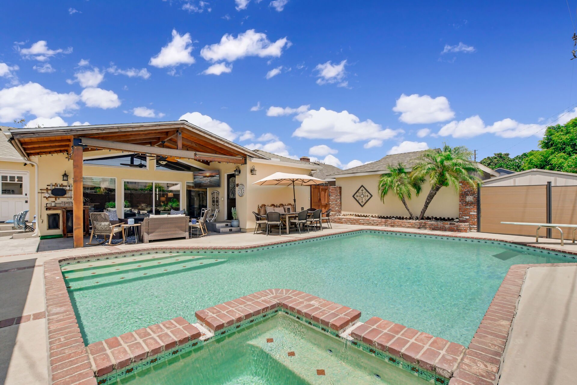 1720 E Walnut Creek Parkway