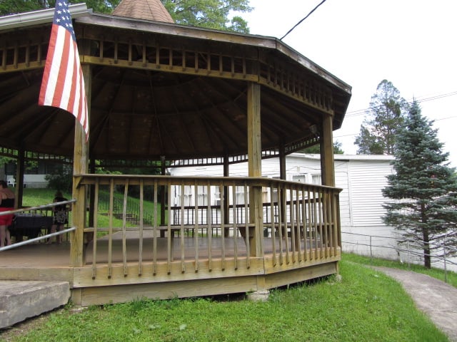 Classic Catskill Resort/Camp