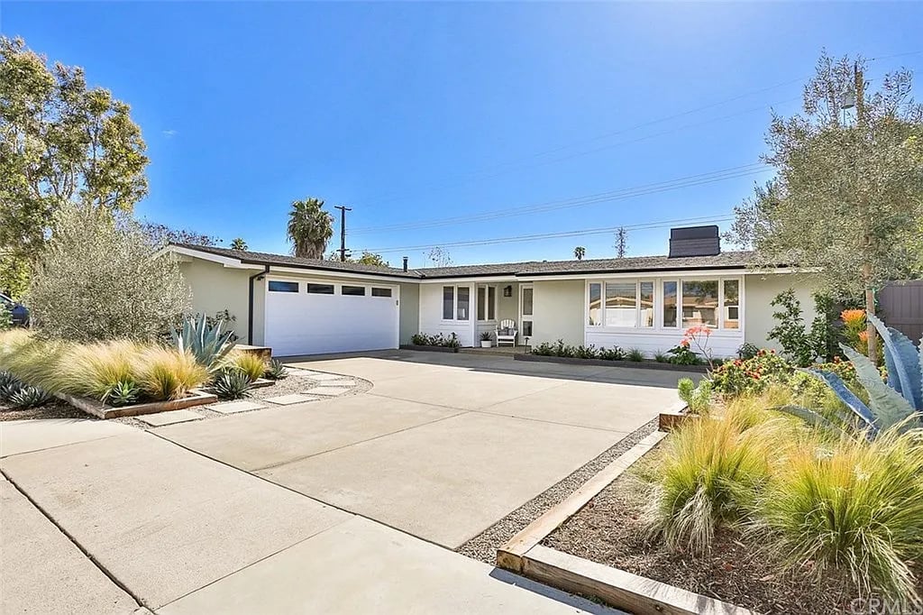 337 Esther St