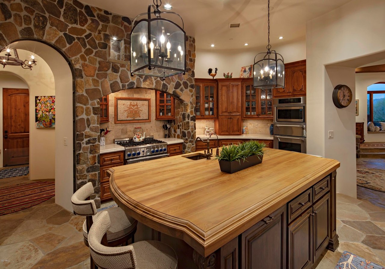 10649 E Greythorn Dr