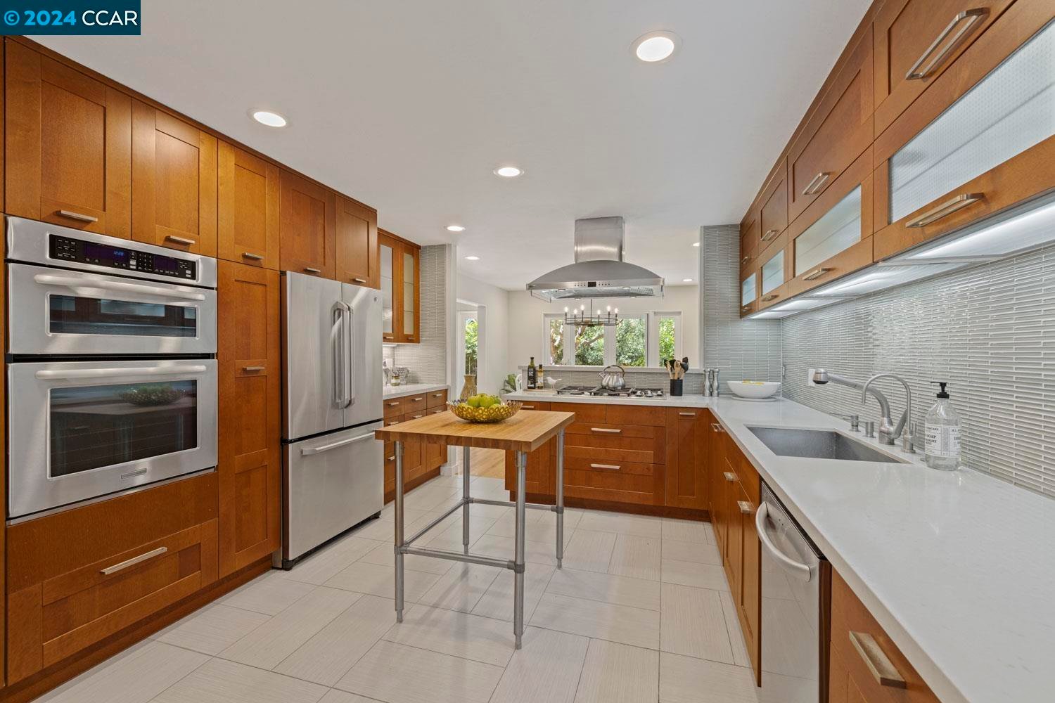 10 Doral Dr