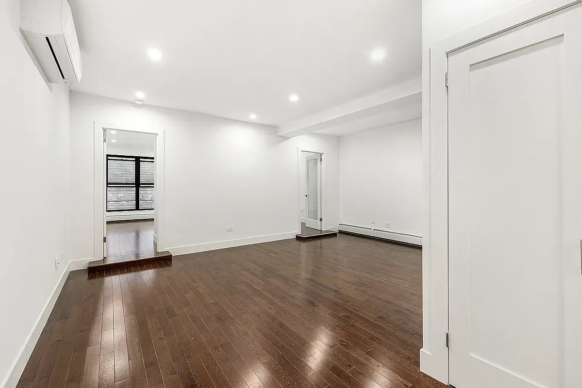 1156 2nd Ave Unit: 3NE