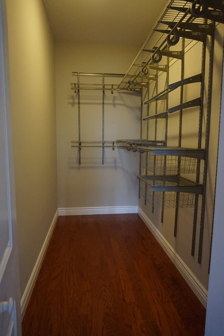 2409 W Catalpa Ave Unit 205