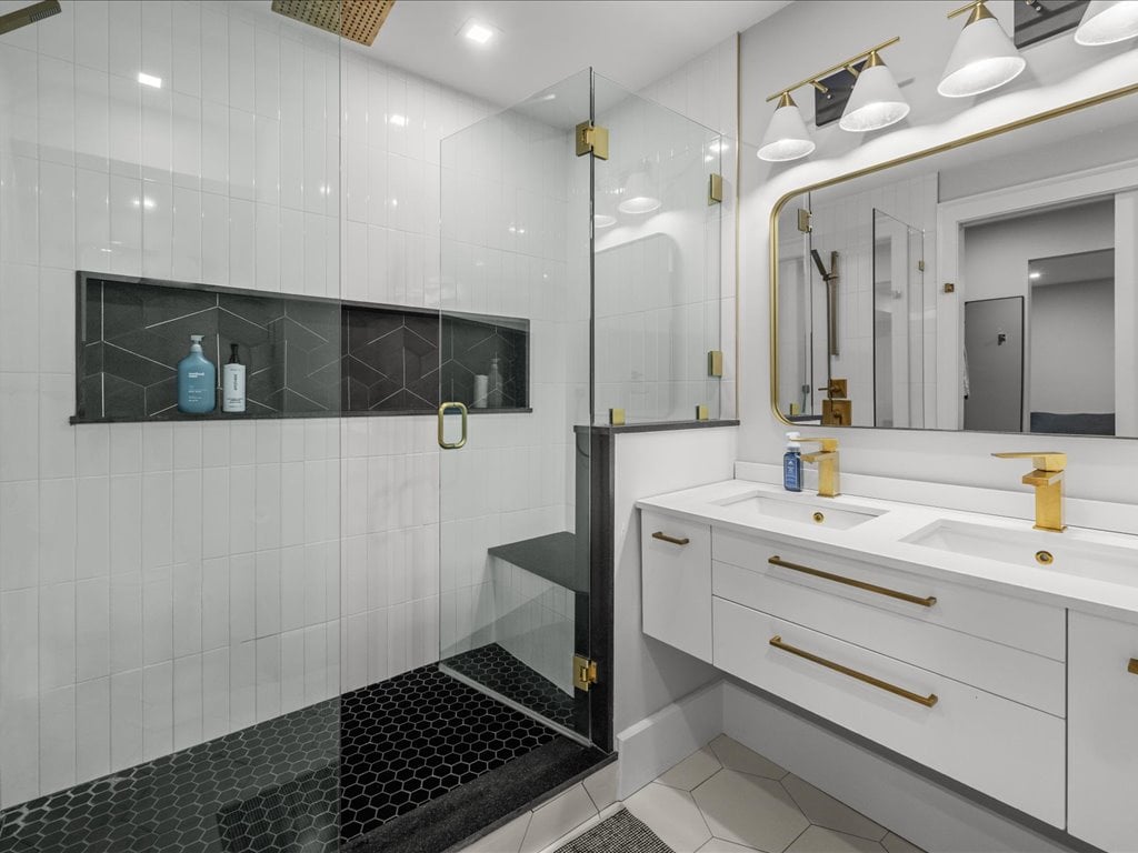 760 E Broadway Unit 2