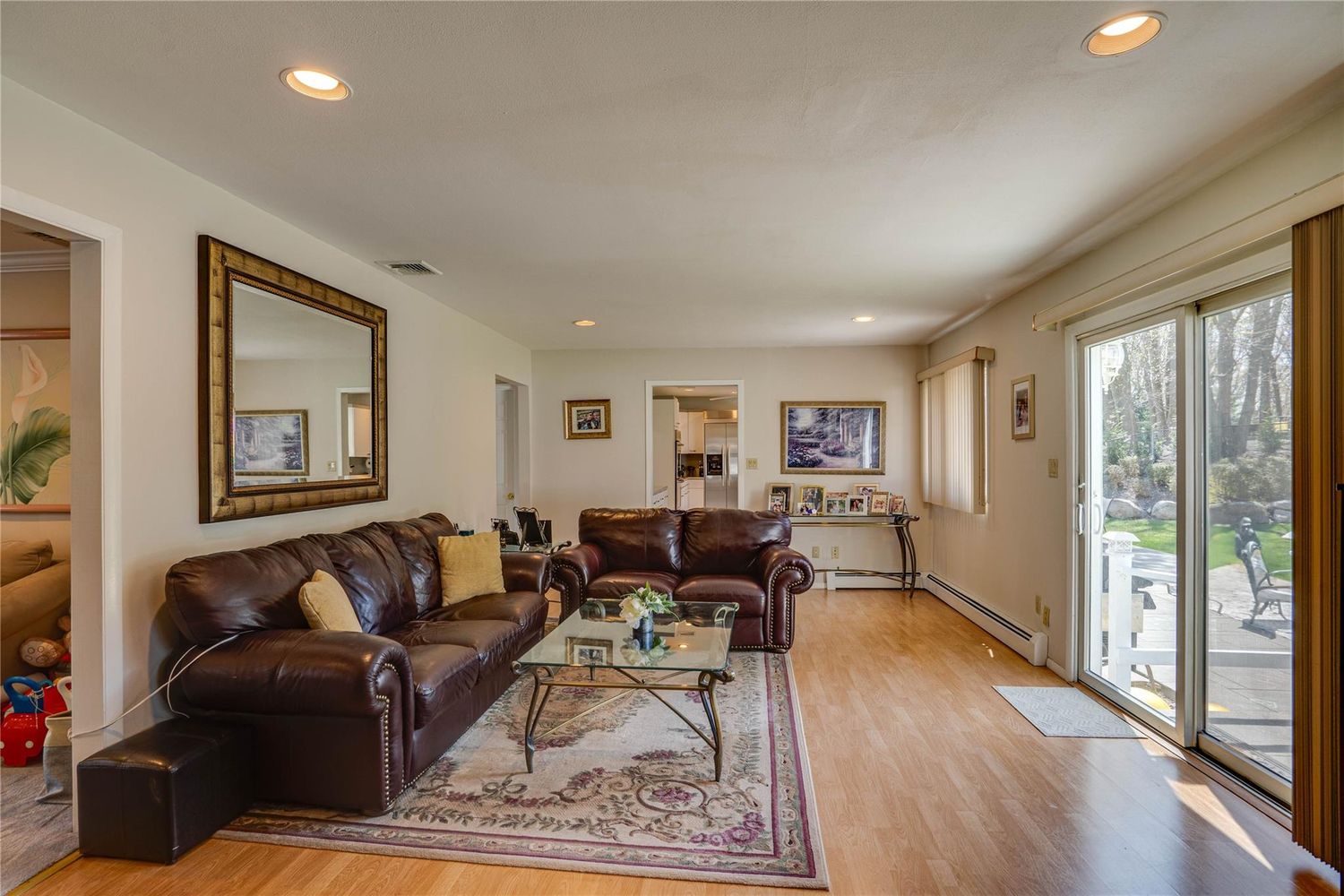 1 Stonehurst Ln