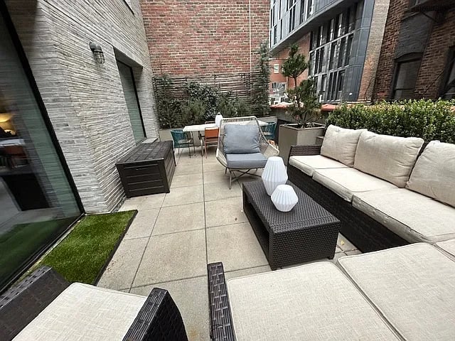 345 W 14th St APT: 2F