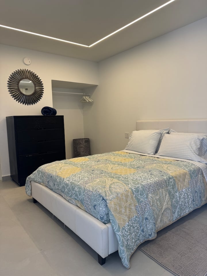 Beach House Apt 6 • Cozy Studio + Terrace Access - Airbnb