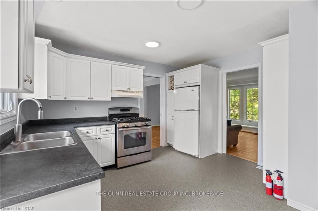 711 Griffith St
