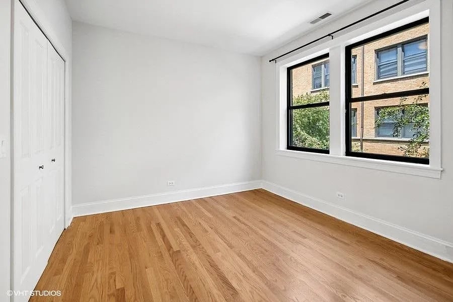 7635 N Greenview Ave APT 1W
