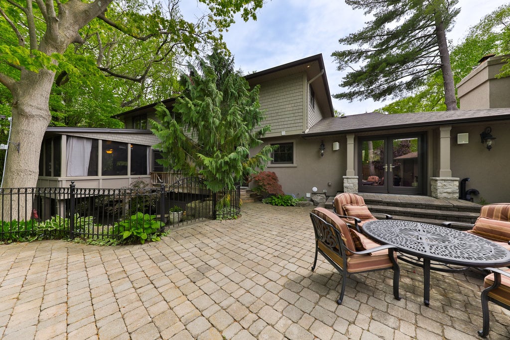 1293 Greenoaks Dr