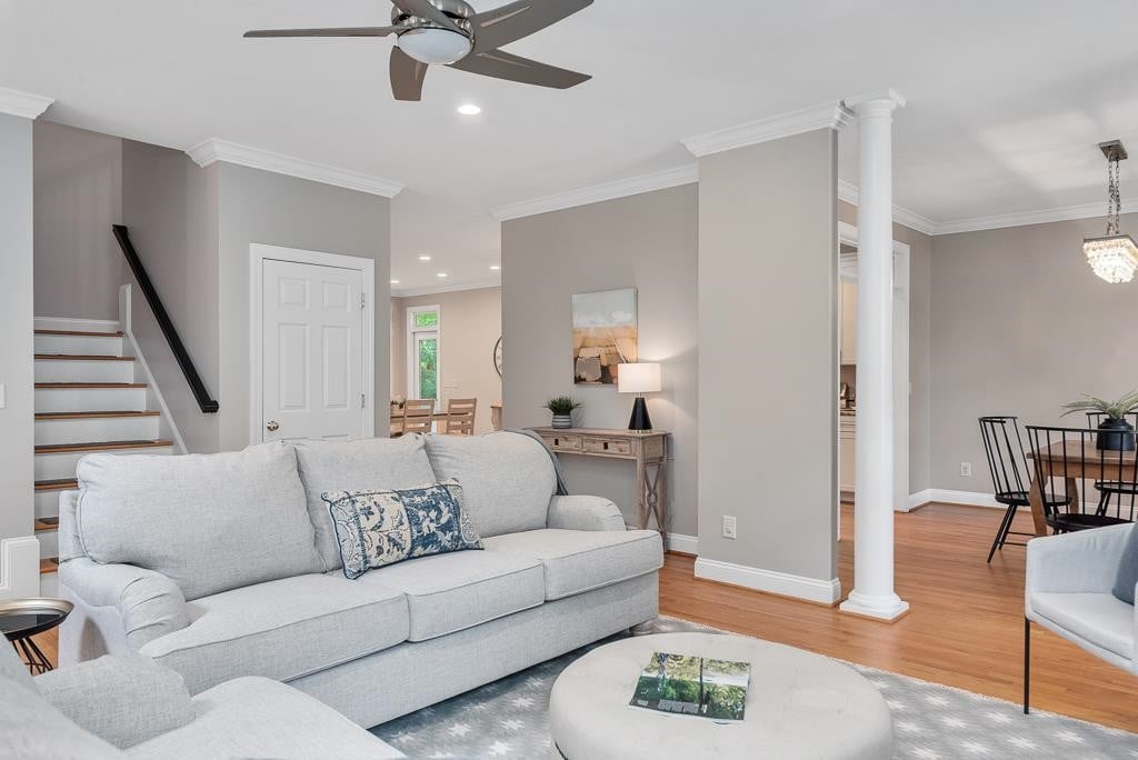 407 Rossburn Way